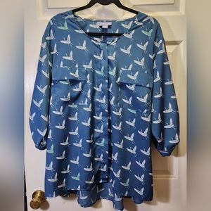 Laura Scott Woman size 2X Crane Design Blue Button Up Women's Blouse Hi Lo